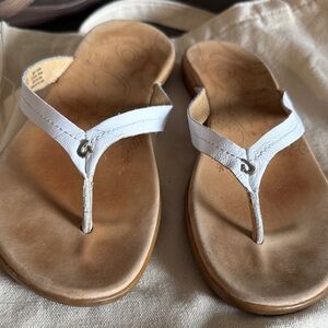 OluKai White and Tan Leather Sandals
